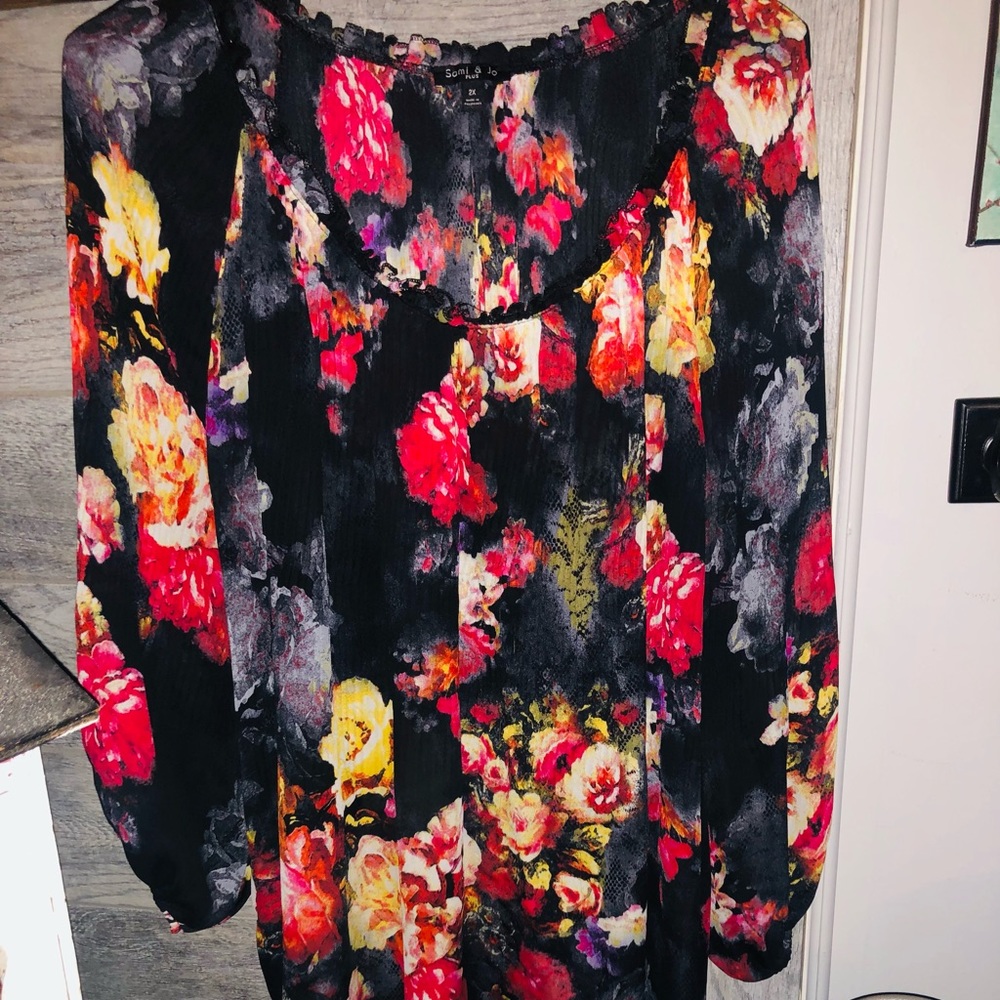 Beautiful flowing floral tunic Sami & Jo sz 2X
